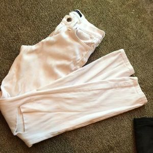 White skinny jeans